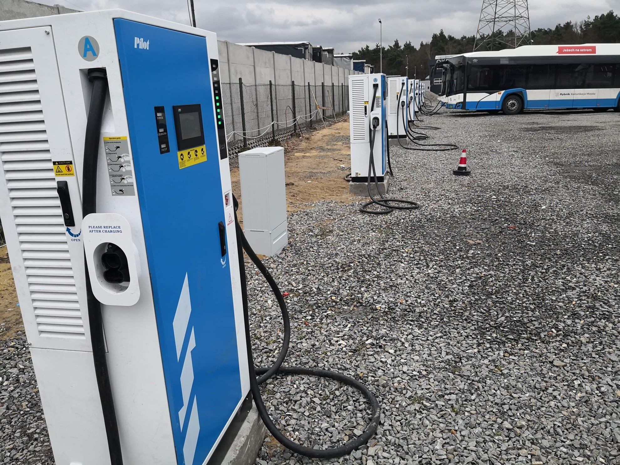 Rybnik dworzec autobusów elektrycznych SOLARIS 8 stacji DC 120 kW