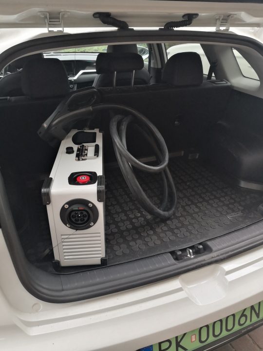 Przenośna szybka ładowarka serii CHR-20, DC 20KW firmy ELECTWAY - obrazek 4