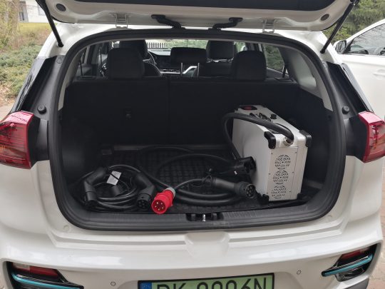 Przenośna szybka ładowarka serii CHR-20, DC 20KW firmy ELECTWAY - obrazek 3