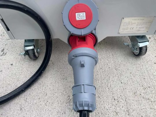Przenośna super szybka ładowarka serii CHR-60, DC 60 KW firmy ELECTWAY - obrazek 7