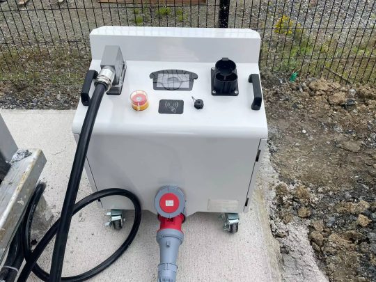 Przenośna super szybka ładowarka serii CHR-60, DC 60 KW firmy ELECTWAY - obrazek 6